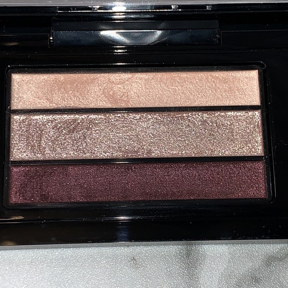 Fabulous Three Veluxe Pearlfushion Shadow Trio Palette - Picture 4 of 14